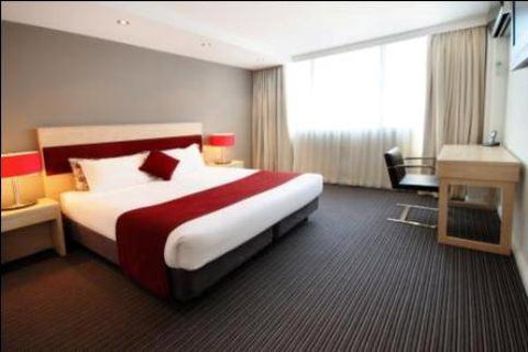 Rendezvous Studio Hotel Sydney Central - QLD Tourism 3