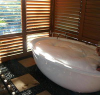 Ripples On The Creek - Queensland Tourism