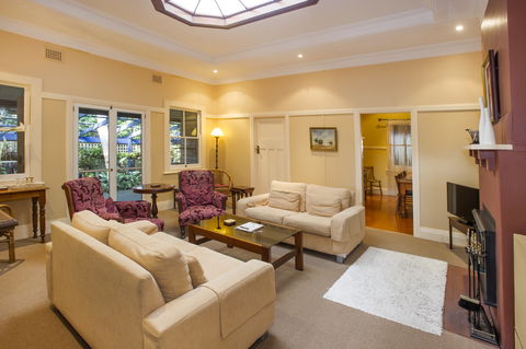 Rivendell Guest House - Queensland Tourism 3
