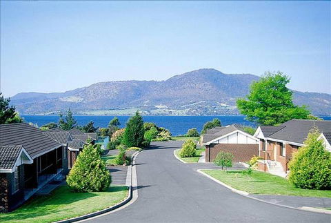 Riverfront Motel & Villas - QLD Tourism 1