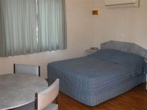 Riverside Caravan Park - QLD Tourism 3