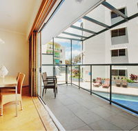 Rolling Surf Resort - QLD Tourism