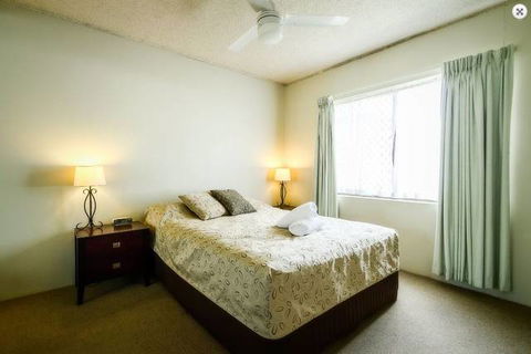 Sandcastles Holiday Apartments - Queensland Tourism 3