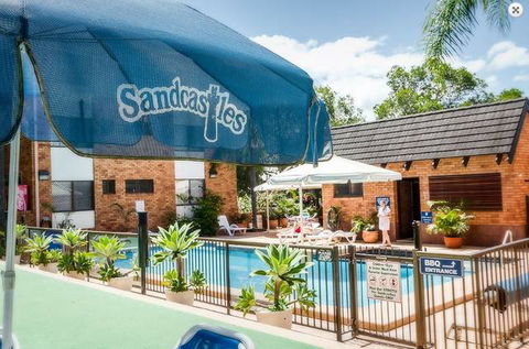Sandcastles Holiday Apartments - Queensland Tourism 4