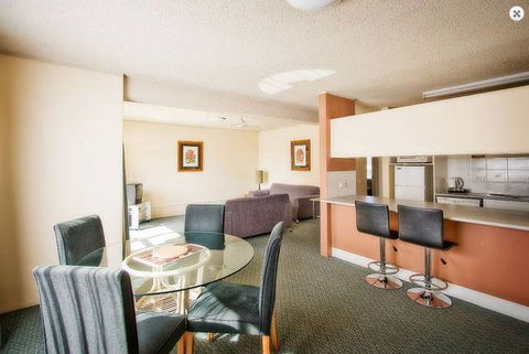 Sandcastles Holiday Apartments - Queensland Tourism 11