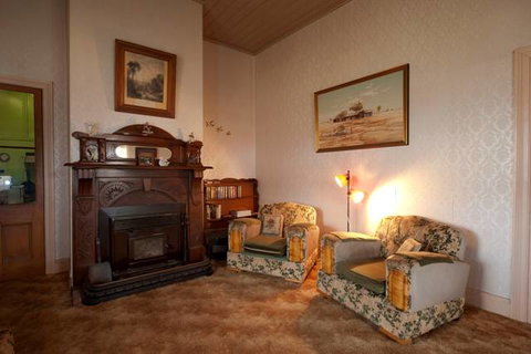 Sarah Jane Cottage - QLD Tourism 0
