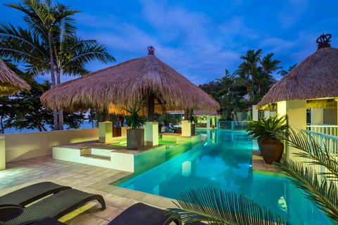 Sea Change Beachfront Apartments - QLD Tourism 6