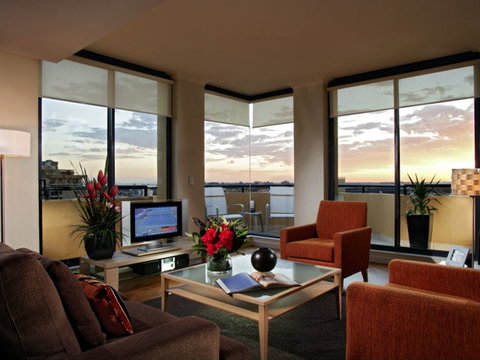 Seasons Harbour Plaza Sydney - QLD Tourism 2