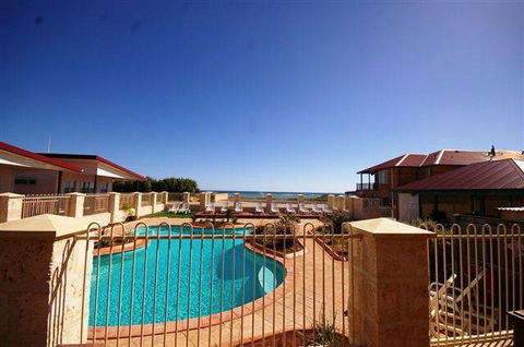 Seaspray Beach Holiday Park - QLD Tourism 0