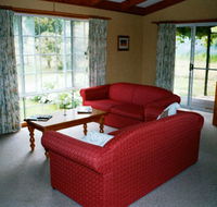 Sevenhill Cottages Accommodation and Conference Centre - QLD Tourism