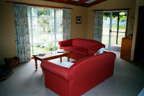 Sevenhill Cottages Accommodation And Conference Centre - QLD Tourism 0