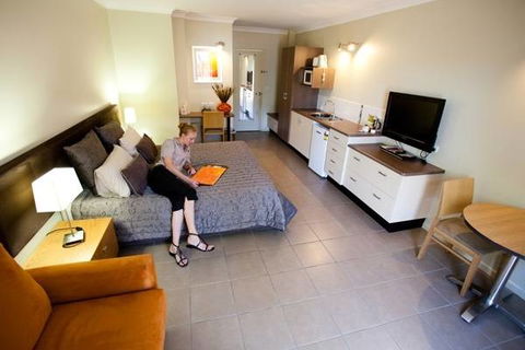 Spinifex Motel - Queensland Tourism 6