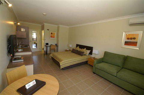 Spinifex Motel - Queensland Tourism 7