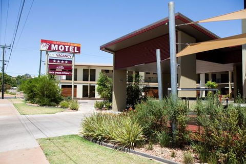 Spinifex Motel - Queensland Tourism 9