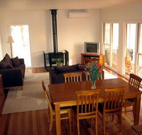 Strath Valley View B and B - QLD Tourism