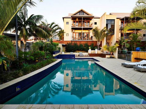 Sunmoon Boutique Resort - QLD Tourism 1