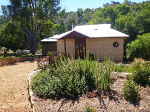 Balingup Jalbrook Cottages - QLD Tourism 4