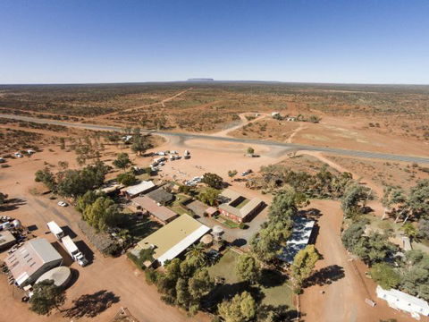 Curtin Springs Wayside Inn - QLD Tourism 8