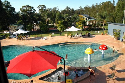 Sydney Getaway Holiday Park & Avina Van Village - QLD Tourism 3