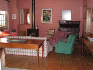 The Old School Country Retreat - QLD Tourism 0