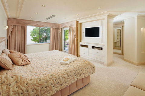 The Peninsula - Riverside Serviced Apartments - QLD Tourism 9
