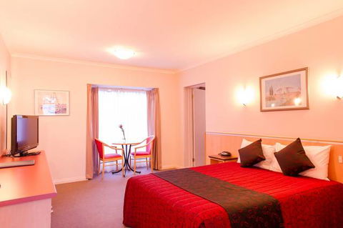 The Waverley International Hotel - QLD Tourism 1