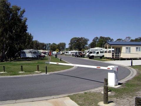 Toorbul Caravan Park - QLD Tourism 0