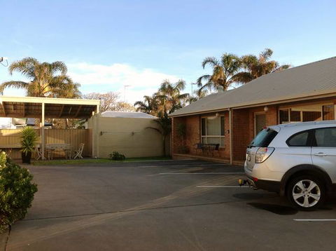 Town Centre Holiday Apartments - QLD Tourism 3