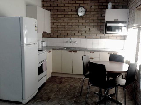 Town Centre Holiday Apartments - QLD Tourism 5