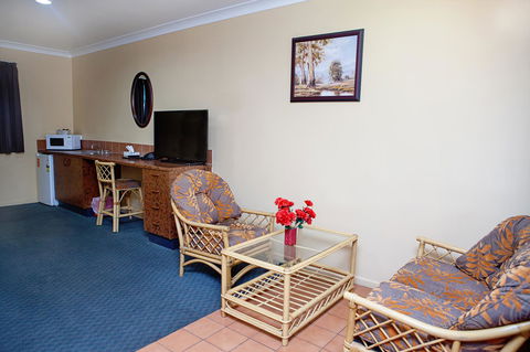 Townview Motel - QLD Tourism 1