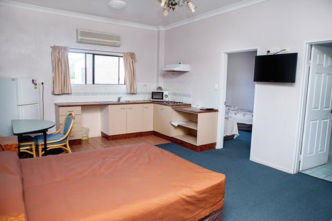 Townview Motel - QLD Tourism 3