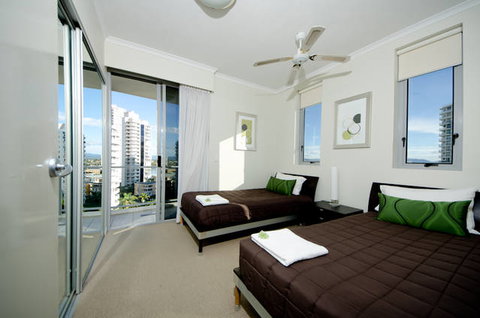 Trilogy Surfers Paradise - Queensland Tourism 14