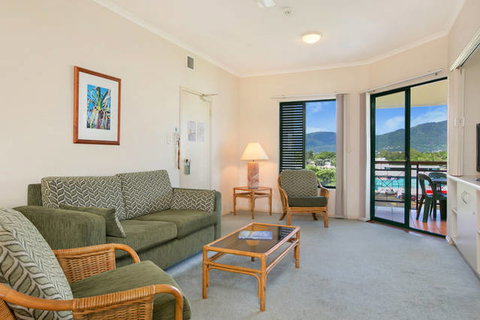 Tropic Towers Apartments - QLD Tourism 1