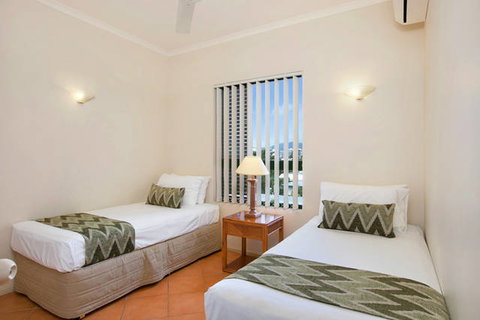 Tropic Towers Apartments - QLD Tourism 3