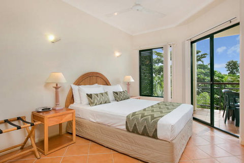 Tropic Towers Apartments - QLD Tourism 8
