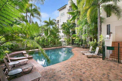 Tropic Towers Apartments - QLD Tourism 6