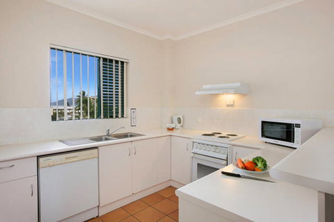 Tropic Towers Apartments - QLD Tourism 13