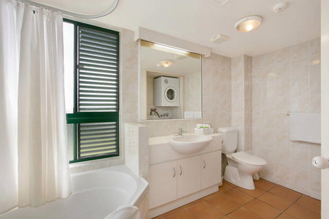 Tropic Towers Apartments - QLD Tourism 14