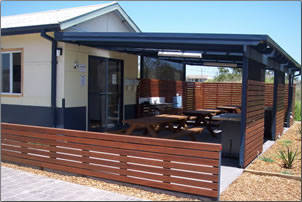 Two Shores Holiday Village - QLD Tourism 3