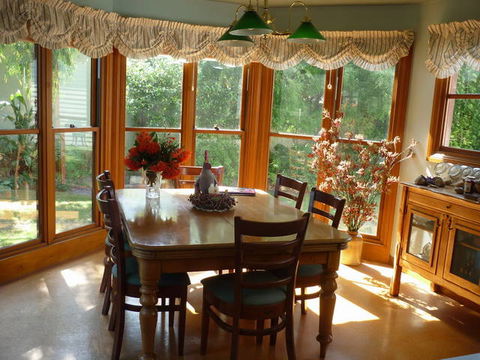 Whalers Cottage B & B - QLD Tourism 3