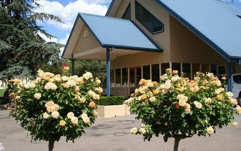Willows Motel - QLD Tourism 0