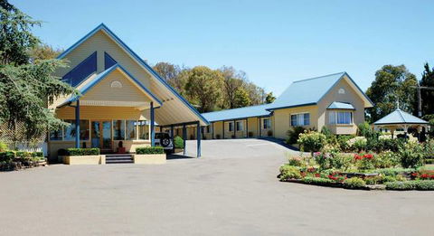 Willows Motel - QLD Tourism 1