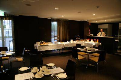 Wine Country Motor Inn - QLD Tourism 0