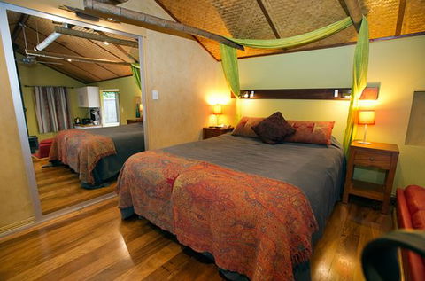Witches Falls Cottages - Queensland Tourism 0