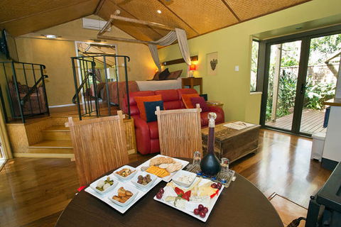 Witches Falls Cottages - Queensland Tourism 1