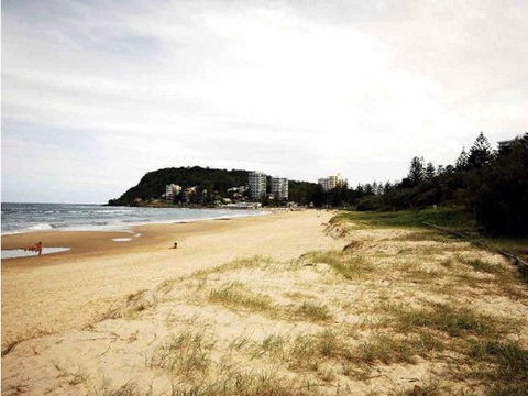 Wyuna Beachfront Holiday Apartments - QLD Tourism 3
