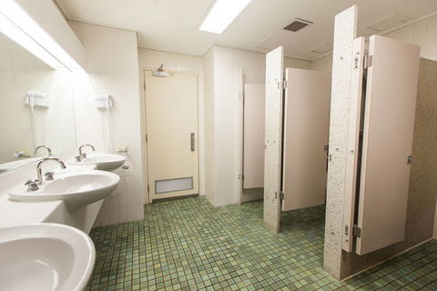 Y Hotel Hyde Park - QLD Tourism 1