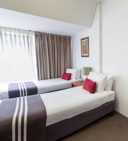 Y Hotel Hyde Park - QLD Tourism 4