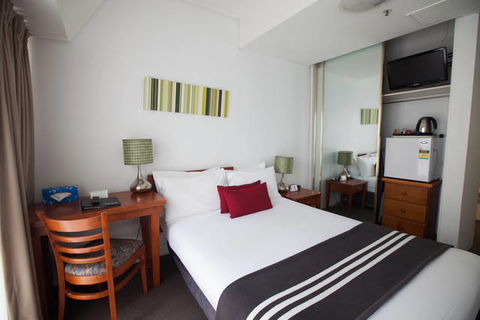 Y Hotel Hyde Park - QLD Tourism 8