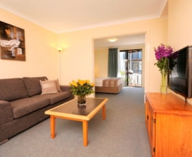 Assured Waterside Apartments - QLD Tourism 3